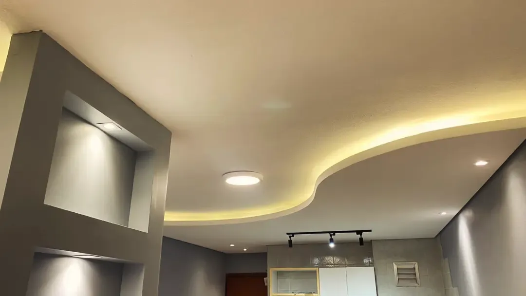 Sanca de gesso curva com iluminação LED